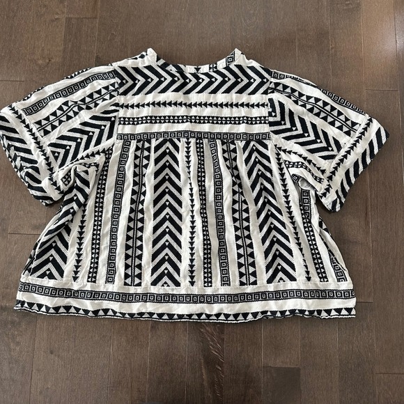 Old Navy Womens Jacquard Babydoll Top Aztec Western Boho Black White 2X - Picture 6 of 6